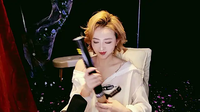 Lady-Mia777 online show from March 14, 8:15 am