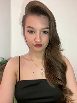 Green eyes lady online show from May 1, 1:25 pm