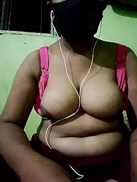 Romantic-Couple999 online show from May 9, 6:32 pm