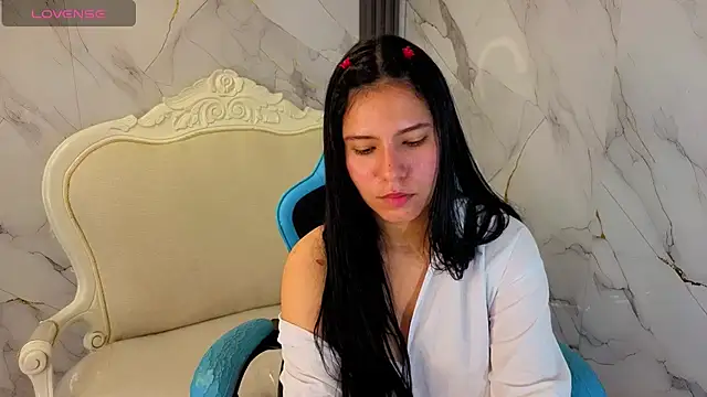 Isabellanoir a online show from March 7, 9:00 pm