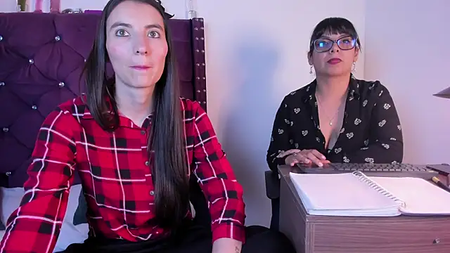 Valkiria-and-Dione online show from February 9, 7:38 pm