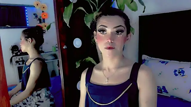 NathalialLooes online show from July 28, 8:34 pm