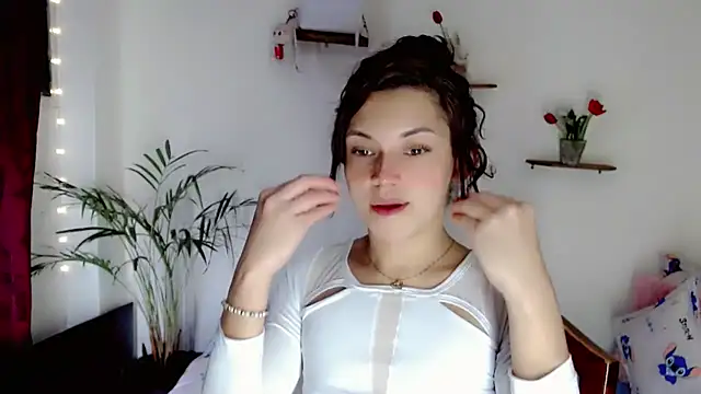 NathalialLooes online show from June 23, 9:02 pm