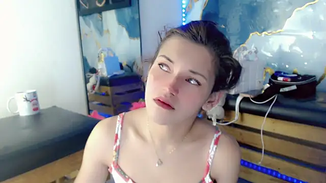 NathalialLooes online show from June 16, 5:52 am