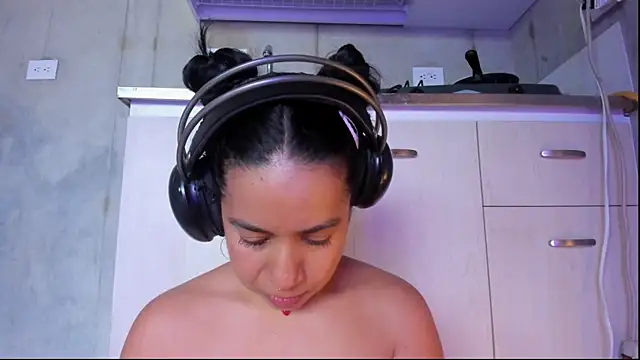 chiarafustox online show from August 7, 8:38 pm