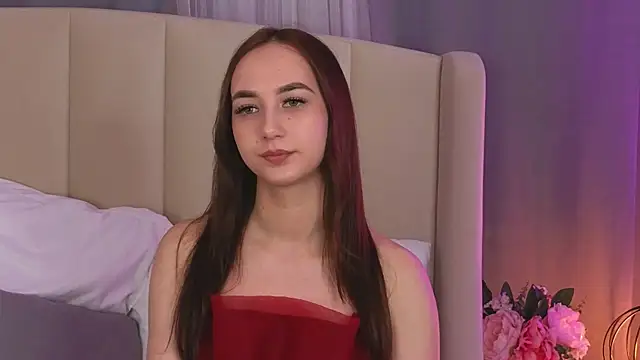 KiraLoo online show from June 17, 4:41 pm