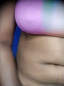 LUCIA-FERRERO online show from March 13, 8:21 pm