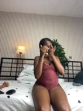 SluttyEll online show from March 17, 10:47 pm