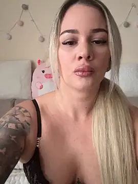 sexybatwomen33 online show from February 15, 12:59 pm