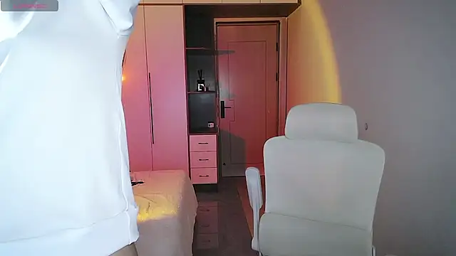 BeiBeiiiii online show from March 1, 7:30 am