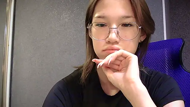 lilXdomiii online show from June 16, 1:34 pm