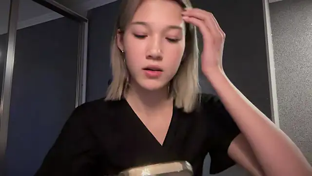 lilXdomiii online show from March 19, 2:32 pm