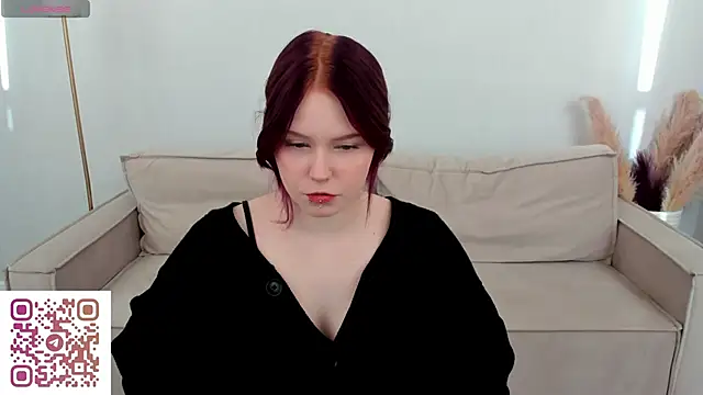 Julia Anis online show from May 3, 1:20 am