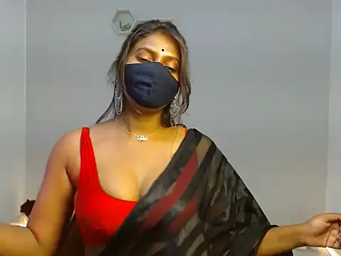 Hotginni4 online show from May 31, 4:46 pm