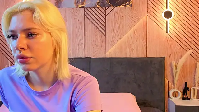 Kate Krose online show from August 6, 1:01 am