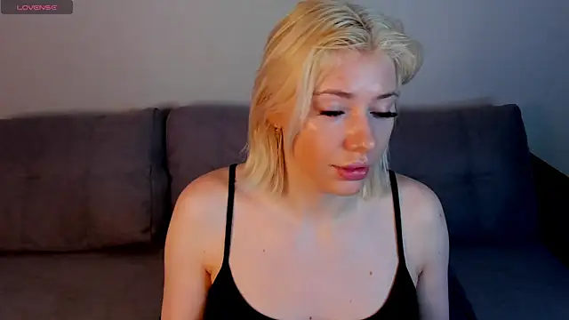 Kate Krose online show from August 7, 1:12 am