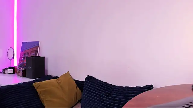 miabellee  online show from July 10, 3:45 pm