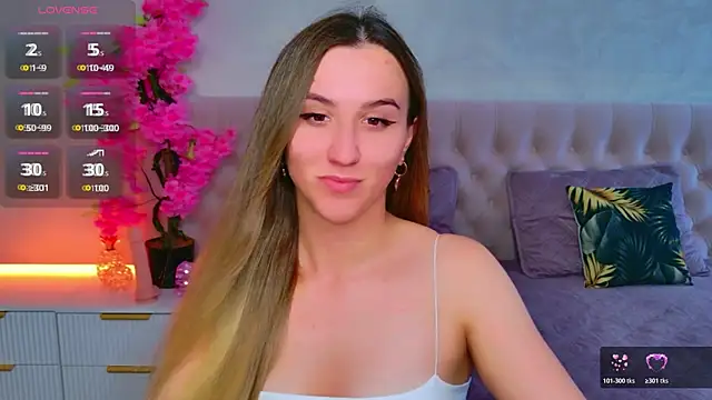 JasminUqueen online show from June 26, 5:30 am