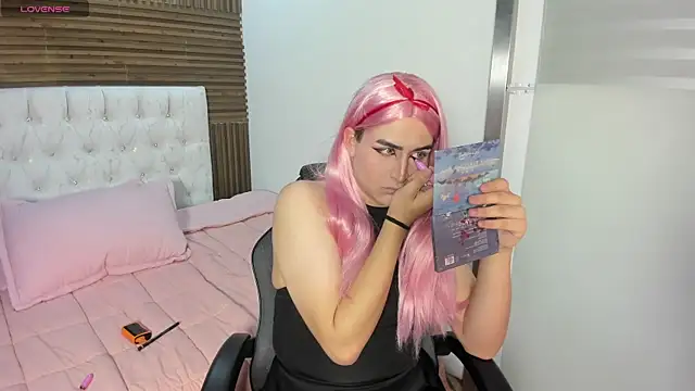 noahWolff  online show from March 15, 6:26 am