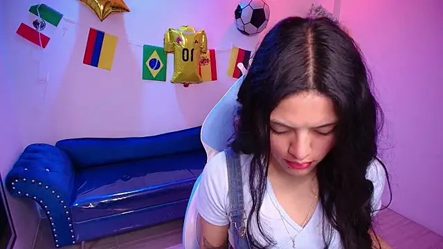 Maddie T18 online show from June 24, 11:42 am