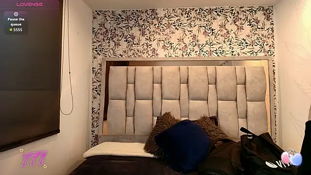 Emily  Cute   online show from March 9, 7:39 pm