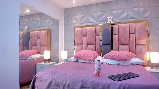 Paris Velvet online show from February 23, 10:53 pm