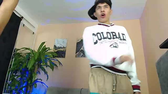 DesiresOfOlympus  online show from February 12, 11:28 pm