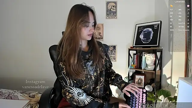 Vanessarte  online show from July 16, 1:54 am