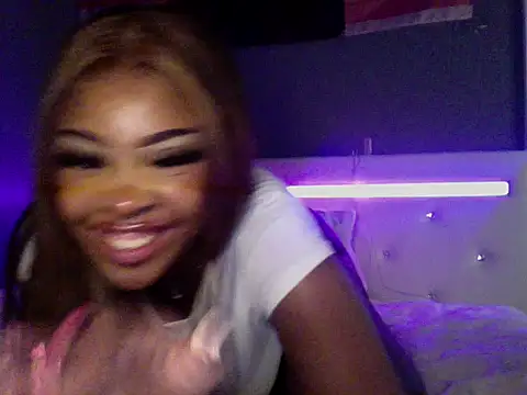 LuckyTonightx online show from June 3, 9:21 am