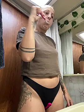 PicNic69x online show from July 31, 5:19 am