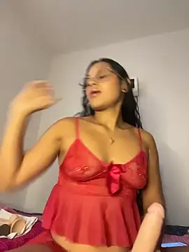 paulagomezz online show from March 19, 7:29 pm