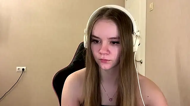 AgnesShy  online show from March 11, 12:42 pm