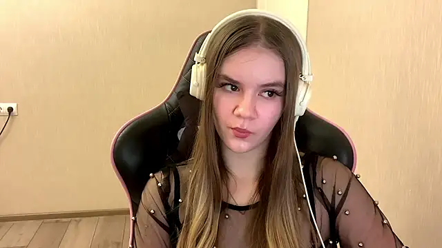 AgnesShy  online show from March 13, 1:01 pm