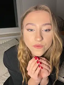 romyxxs online show from March 5, 9:54 pm