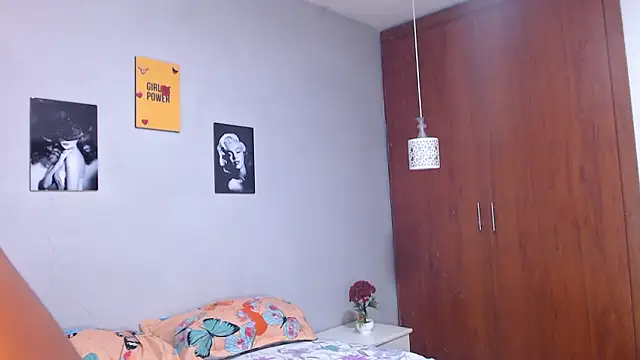 arianna rossi11 online show from March 6, 12:00 pm