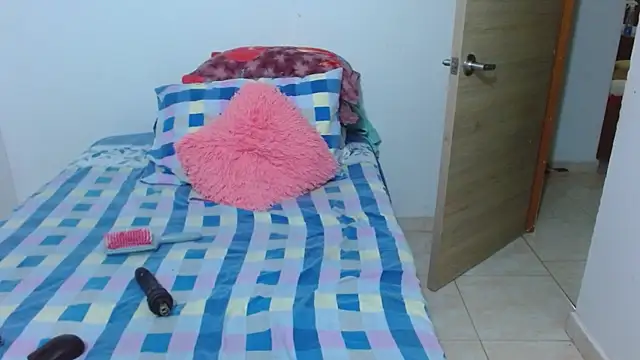 daniela pra online show from June 14, 1:25 am