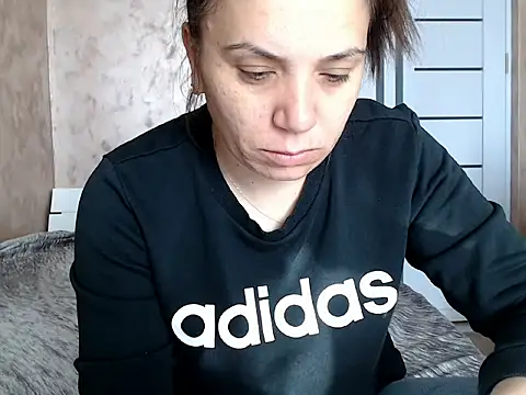 LorraGrey online show from April 28, 5:33 am