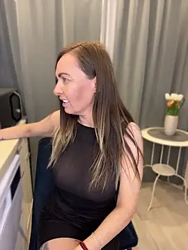 DivineAmely online show from April 30, 6:13 pm