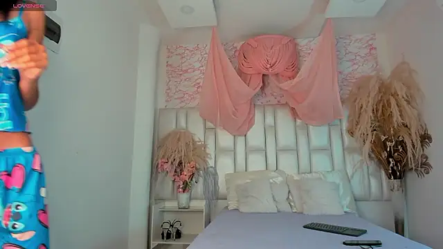 AlisHoward online show from March 12, 3:09 am