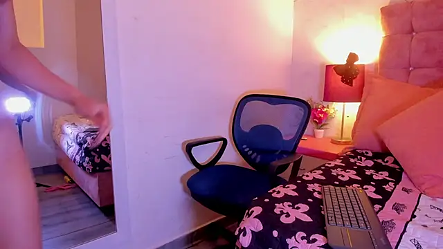 MiaaBlake  online show from March 9, 2:15 am