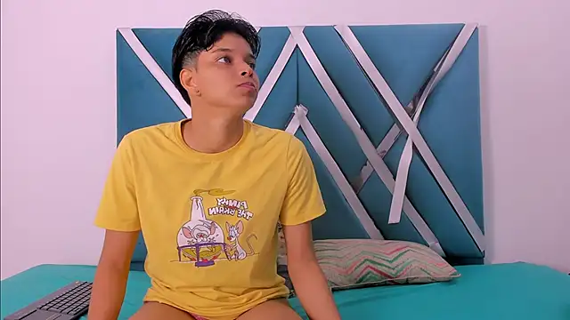 natasha and zoe online show from March 9, 4:32 pm