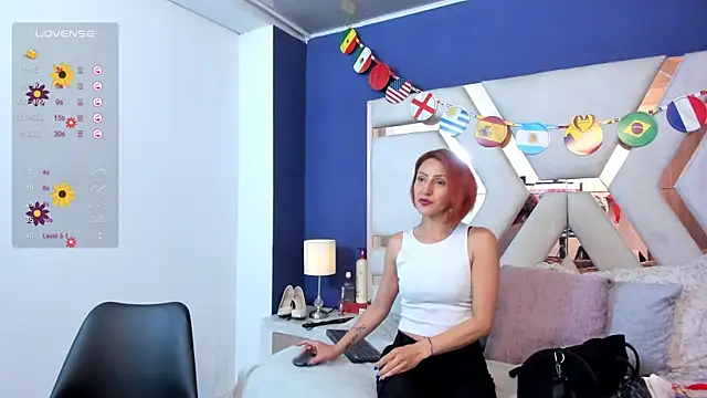 Sara Evaanns online show from July 6, 2:33 pm