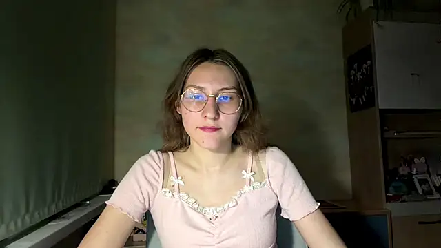 Miaaa Moon online show from June 11, 6:49 pm