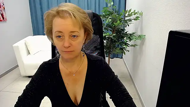 MONA W online show from June 10, 8:57 am