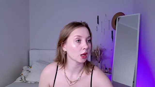 CandiceKingzzz online show from March 13, 1:56 pm