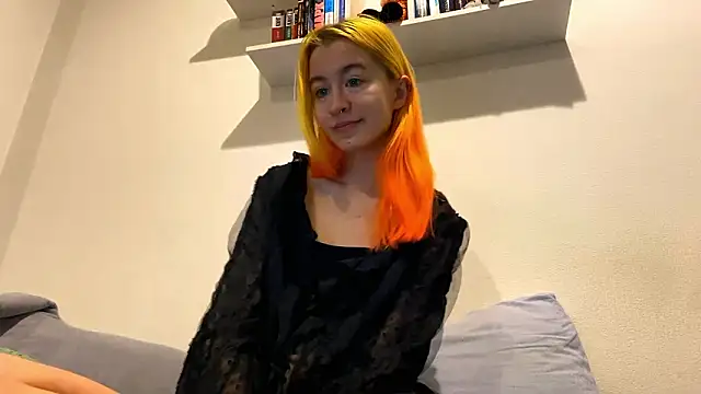 EmilyHein online show from February 19, 3:11 pm