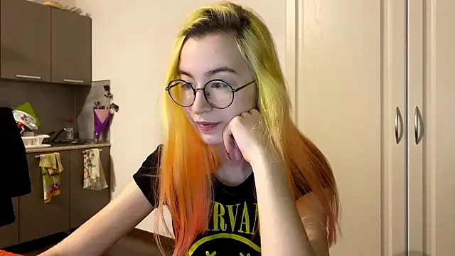 EmilyHein online show from March 17, 5:50 pm