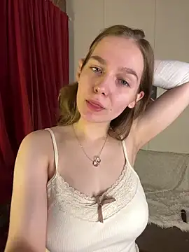 MyKittySayMeow online show from May 7, 9:40 pm