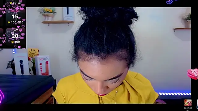 Darianna Atehortua online show from March 12, 2:25 am