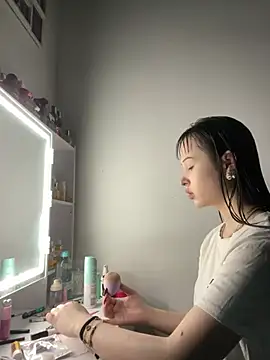 Just-Lilly online show from June 19, 5:38 pm